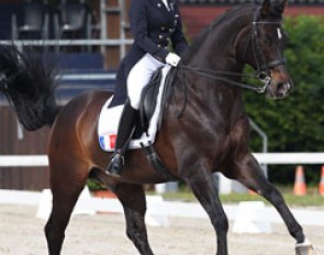 Ninon Vandenabeele on Rakino