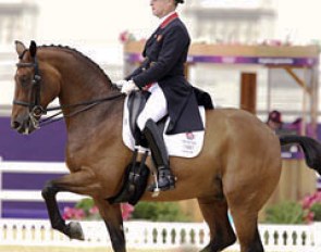 Richard Davison on Hiscox Artemis (by Florestan)