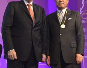 Newly elected IOC member Tsunekazu Takeda (right) with IOC President Jacques Rogge at the 124th IOC Session in London :: Photo © IOC/Richard Juilliart