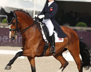 British Nikki Crisp on Pasoa
