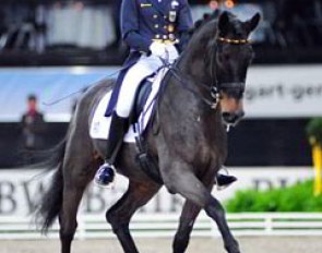 Annabel Frenzen on Cristobal