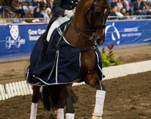 Maree Tomkinson and Diamantina sweep to kur victory at the 2012 Australian Dressage Championships :: Photo © Franz Venhaus