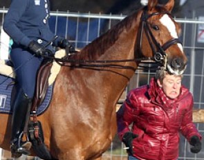 Finnish Emma Kanerva gets some help from legendary Finnish trainer Kyra Kyrklund, who is always quite vivid in her mimicry