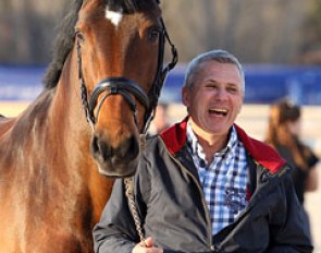 I absolutely love this photo of a cheerful Dane Rawlins presenting Lady Harris' Sydney at the vet check :: Photo © Astrid Appels