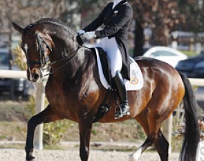 Vicky Smits and Daianira van de Helle at the 2012 CDI Vidauban :: Photo © Astrid Appels