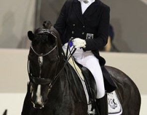Mikaela Lindh on Mas Guapo. The long legged Danish gelding (by Master) was uneven in the trot extensions. The passage was buoyant but in piaffe the black had difficulties finding the rhythm