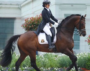 Julie de Deken on Lucky Dance