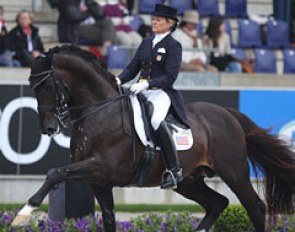 Tina Konyot on Calecto V