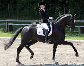 Lena Stegemann and Scuderia at the 2013 Bundeschampionate qualifier in Bargstedt :: Photo © Philipp von Thaden