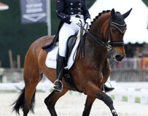 Jessica Leijser on Zabel