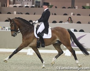 Joyce Lenaerts on Vanquisch (by Obelisk x Democraat)