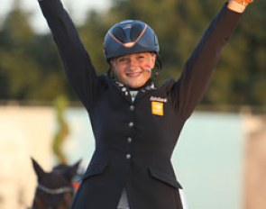 Lisanne Zoutendijk cheers