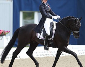 Carina Brynildsen on Shiraz Black