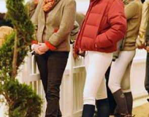 Doris Schmidt and Emma Kanerva watching Hubertus ride