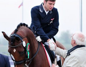 Florian Lorenz on Luigi in the prize giving