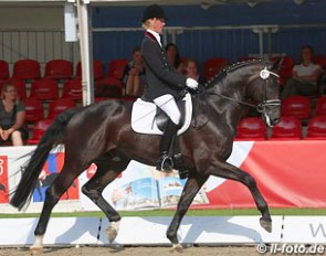 Marita Pundsack and QC Flamboyant at the 2013 Oldenburg regional championship in Rastede :: Photo © LL-foto