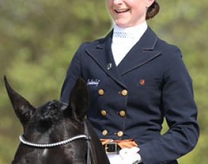 Debora Pijpers leaves the arena with a smile