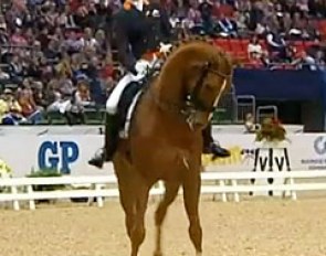 Marlies van Baalen had tough luck, struggling with a very spooky Miciano (by Medici)