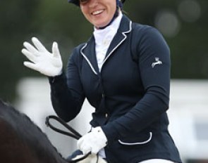 Sandra Sterntorp waves to the crowds