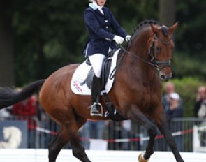Mirelle van Kemenade-Witlox on Cachet L