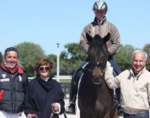 Cesar Parra, Oldenburg delegetes Holly Simensen and Thomas Rhinow with Nadine Burberl mounted on Fiderhit OLD