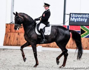 Polish Grand Prix rider Zaneta Skowronska on Mystery (by Margue H x Delano)