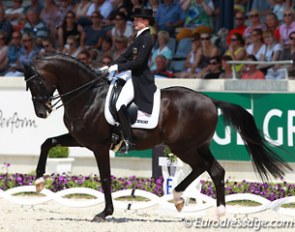 Kristina Sprehe and Desperados improved considerably in the Special. The black stallion was still a bit crooked at the start. The passage on the right lead and one tempi changes were highlights. 