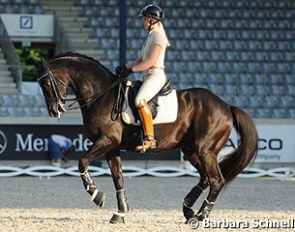 Terhi Stegars and Axis TSF schooling at the 2014 CDIO Aachen :: Photo © Barbara Schnell