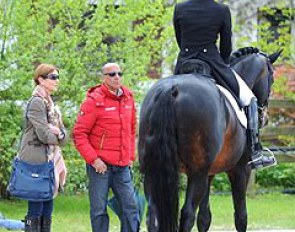 Jonny Hilberath talking to Jessica von Bredow on Unee BB, owner Beatrice Burchler-Keller on the left
