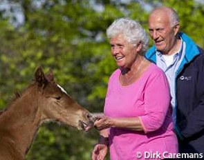 Maartje and Joop Hanse with their 2014 born filly Jalegrofleur, a full sister to Valegro :: Photo © Leanjo de Koster/caremans.be