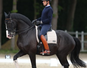 Christoph Koschel schooling Laurence Vanommeslaghe's Tiesto
