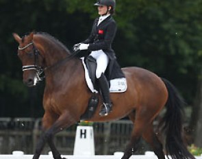 Turkish Lina Uzunhasan on the 6-year old Donna Ray