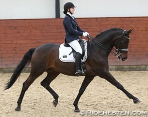 Maria Fauerholm Christensen on Samarant :: Photo © Ridehesten