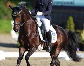 Yulia Gorbacheva on Kronjuwel