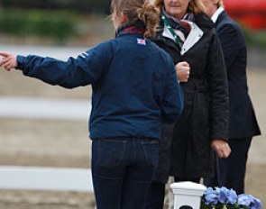 Judge Jo Graham in discussion with British chef d'equipe Liz Mills about the sound system