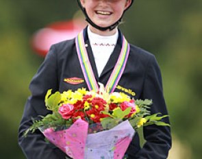 Semmieke Rothenberger wins triple gold