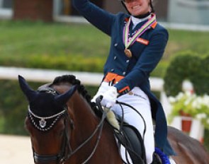 Rosalie Bos and Bolita win Junior Kur bronze