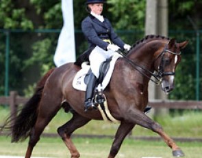 South African Tanya Seymour on Ramoneur