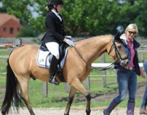 Marie Linsenhoff on Massimiliano flanked by her mom Ann Kathrin