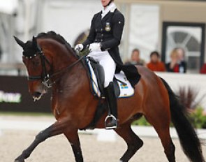 Jennie Larsson on Zircoon Spring Flower