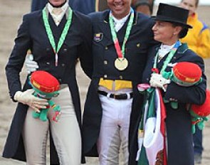 The kur podium at the 2014 Central American and Caribbean Games: Yvonne Losos de Muniz, Marco Bernal, Bernadette Pujals