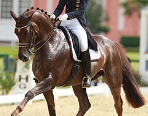 Sanneke Rothenberger had a very difficult ride on Favourit, who really abandoned her in the test, going deep, behind the leg and refusing to piaffe. 