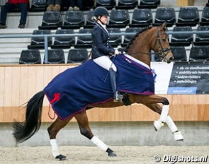 Jeanine Nieuwenhuis and Hannelinde TC win the 2015 VSN Trophy Finals :: Photo © Digishots
