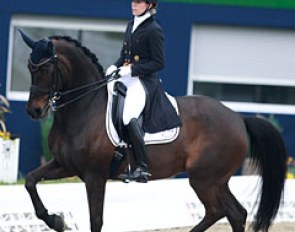 Maria Kaldewei on Die Süsse (by Diamond Hit)