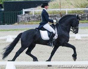 Claudia Montanari on Titus Fan de Marren