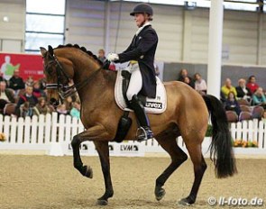 An interesting new duo: Oliver Oelrich's assistant trainer Ann Christin Wienkamp on Philine von Bremen's Artemis (by Florestan) who used to be Richard Davison's 2012 Olympic mount