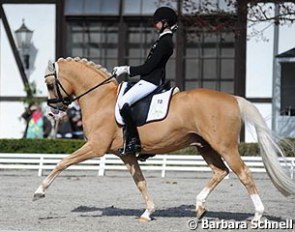 Semmieke Rothenberger and Deinhard B win the pony tests at the 2015 Preis der Besten Qualifier in Kronberg :: Photo © Barbara Schnell