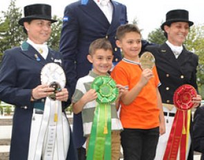 The Prix St Georges podium at Tultepec: Bernadette Pujals, Enrique Palacios, Mariana Quintana