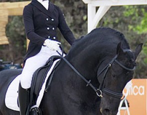 Anna Guseynova and her 7-year old Friesian Abe Fan It Hiem at the 2015 CDI Valencia :: Photo © Rui Pedro Godinho