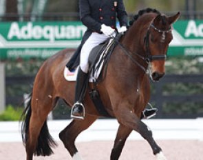 Steffen Peters and Rosamunde win the 3* Grand Prix at the 2015 CDI Wellington :: Photo © Astrid Appels